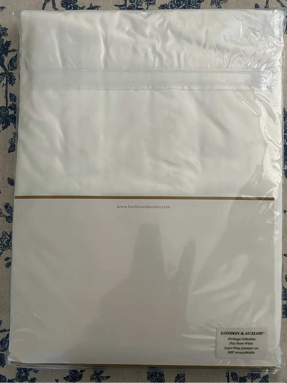 AVALON & LONDON White Flat Sheet - Premium Home Bedding Size King NWT